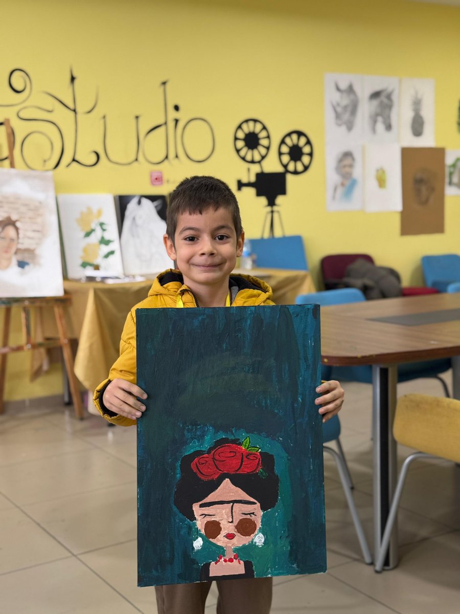 GSB_Tunceli's tweet photo. Fırçalar sende hayal gücü bizde ! 🎨🧑‍🎨

GSB Gençlik Kış Kulübü resim atölyesi ile sanata yön vermeye devam ediyoruz. 

📍 Tunceli 

@gencliksporbak @eminogluenes @OA_BAK https://t.co/We3VdaMp35