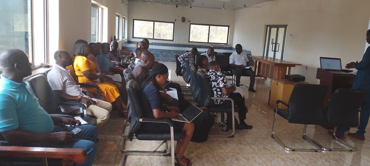 hopealive360F's tweet photo. Ongoing #CoP meeting in Dormaa East as part of the #E4D implemented in partnership with @CDDGha with support from @Hewlett_Found.Issues being discussed include the 2024 Annual Progress Report and the preparation of the 2026-2029 the DMTDP
@MohMohammed02
@WatchWomanEdem https://t.co/uzt1snJk2C