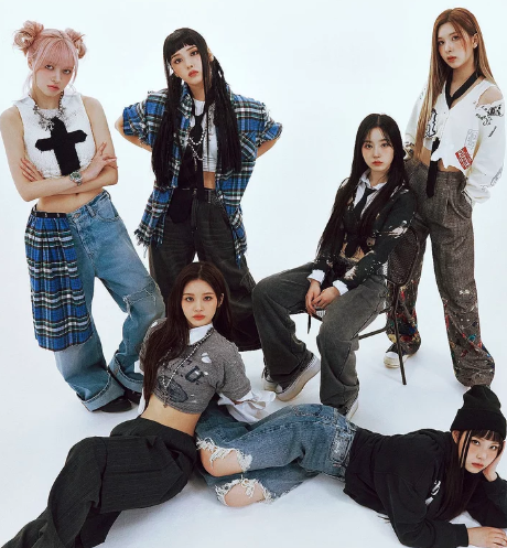 AboutMusicYT's tweet photo. In honor of their 3rd anniversary, post your most favorite songs by NMIXX. https://t.co/ErK9mH98M7