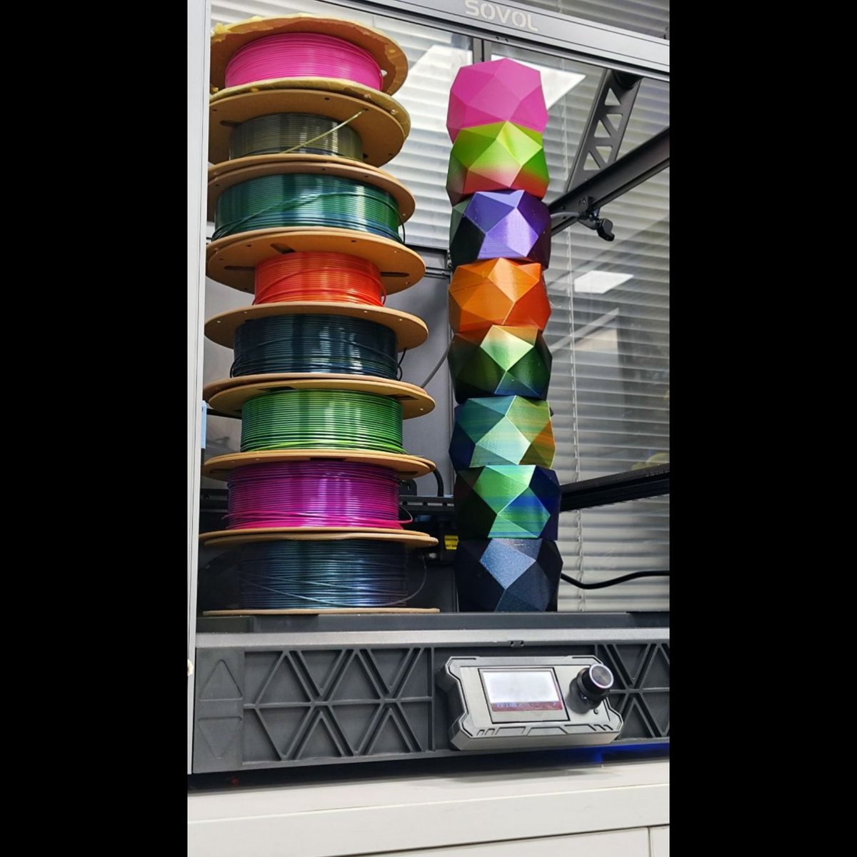 Sovol3d's tweet image. Colorful Flower Pot✨
Select the color you like🔗sovol3d.com/collections/so…
You print it, you have it!
#3dprinting  #filament #sovol3d #flowerpot