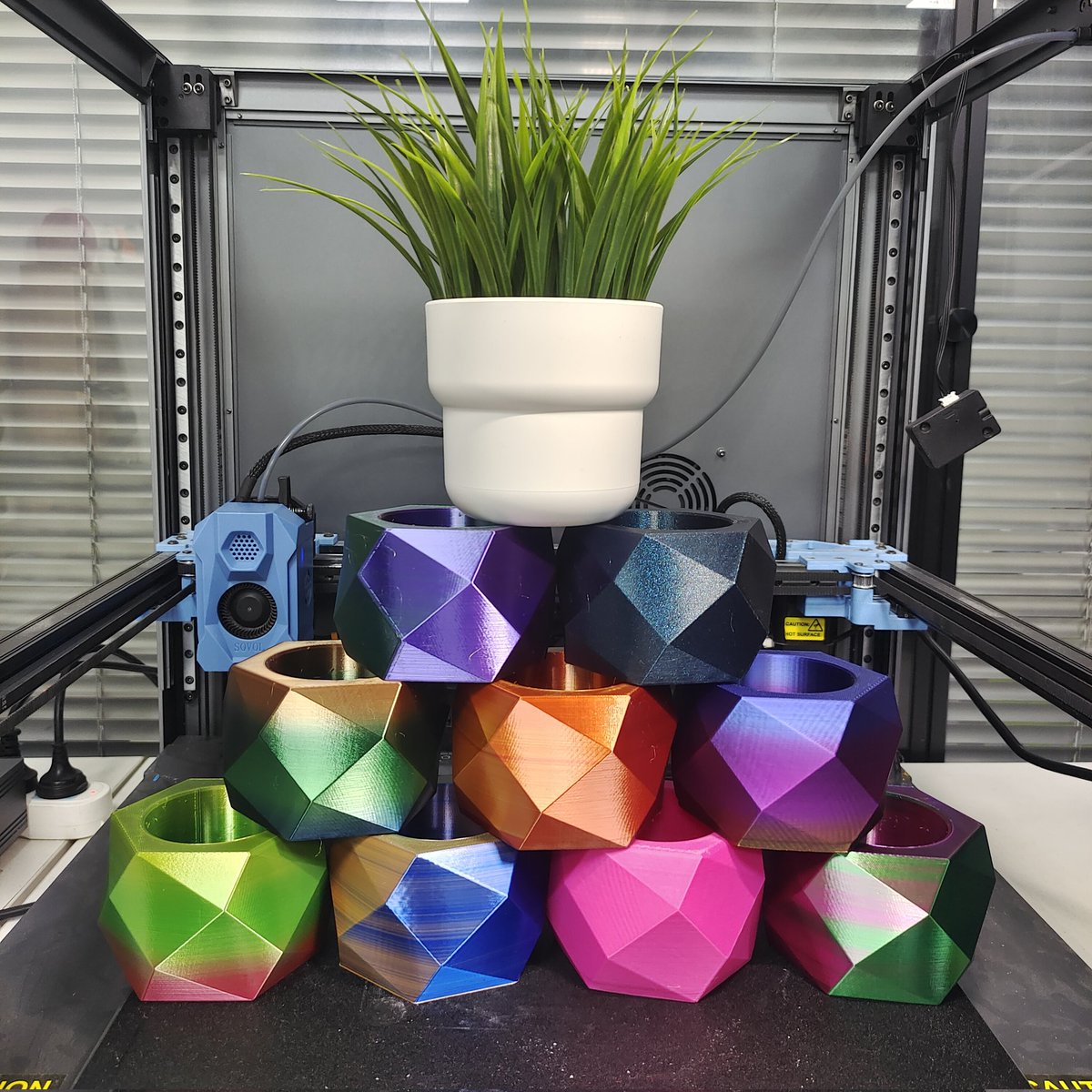 Sovol3d's tweet image. Colorful Flower Pot✨
Select the color you like🔗sovol3d.com/collections/so…
You print it, you have it!
#3dprinting  #filament #sovol3d #flowerpot