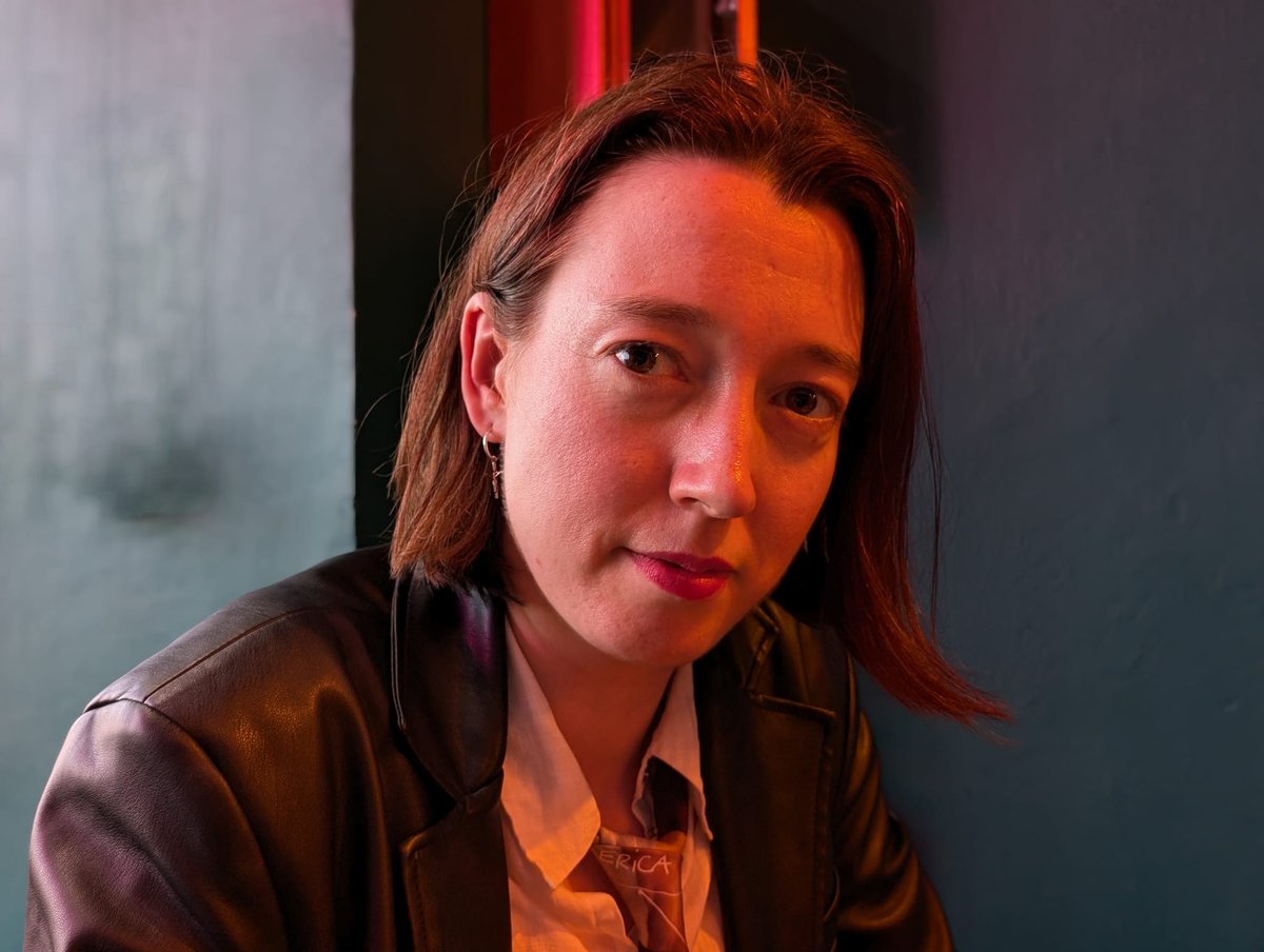 Our events programme starts up again for 2025 this Thursday with Oluwaseun Olayiwola reading from his debut collection STRANGE BEACH alongside Camille Ralphs

There's only a handful of tickets left - grab one now if you'd like to come: lrb.me/1p3