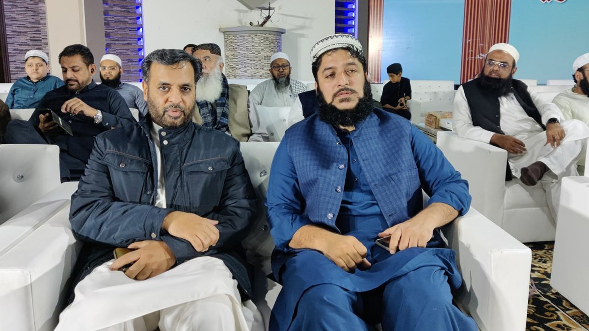KamalMQM's tweet photo. رکن قومی اسمبلی و سینئر رہنما ایم کیو ایم پاکستان سید مصطفیٰ کمال نے رکن سندھ اسمبلی فہیم پٹنی کے ہمراہ جامعہ الصفہ کے مہتمم و اسلامی نظریاتی کونسل کے رکن مفتی محمّد زبیر کی دعوت پر جامعہ الصفہ کی سالانہ تقریب ختم بخاری اور ختم قرآن میں شرکت کی، تقریب کے شرکاء سے خطاب کیا اور جامعہ کے طالب علموں میں تحائف تقسیم کرتے ہوئے مبارکباد پیش کی، جامعہ کی طرف رکن قومی اسمبلی سید مصطفیٰ کمال کو تحفہ پیش کیا گیا۔

#MustafaKamal #MustafaKamal #FaheemPatni #NA242 #PS113 #Karachi #BaldiaTown #MQMPakistan
