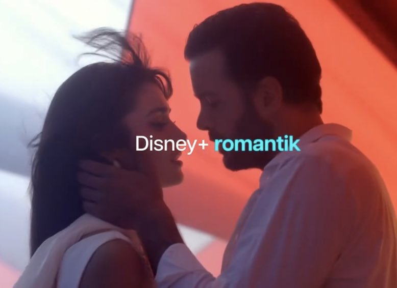 BarisArducWorld's tweet photo. #BarışArduç ve #HandeErçel'i buluşturan #AşkıHatırla | #Reminder dizisinin  afiş çekimi  yapılıyor. Yakında Disney+ ve basın tarafından servis edilecek. https://t.co/IitMf9QWrF