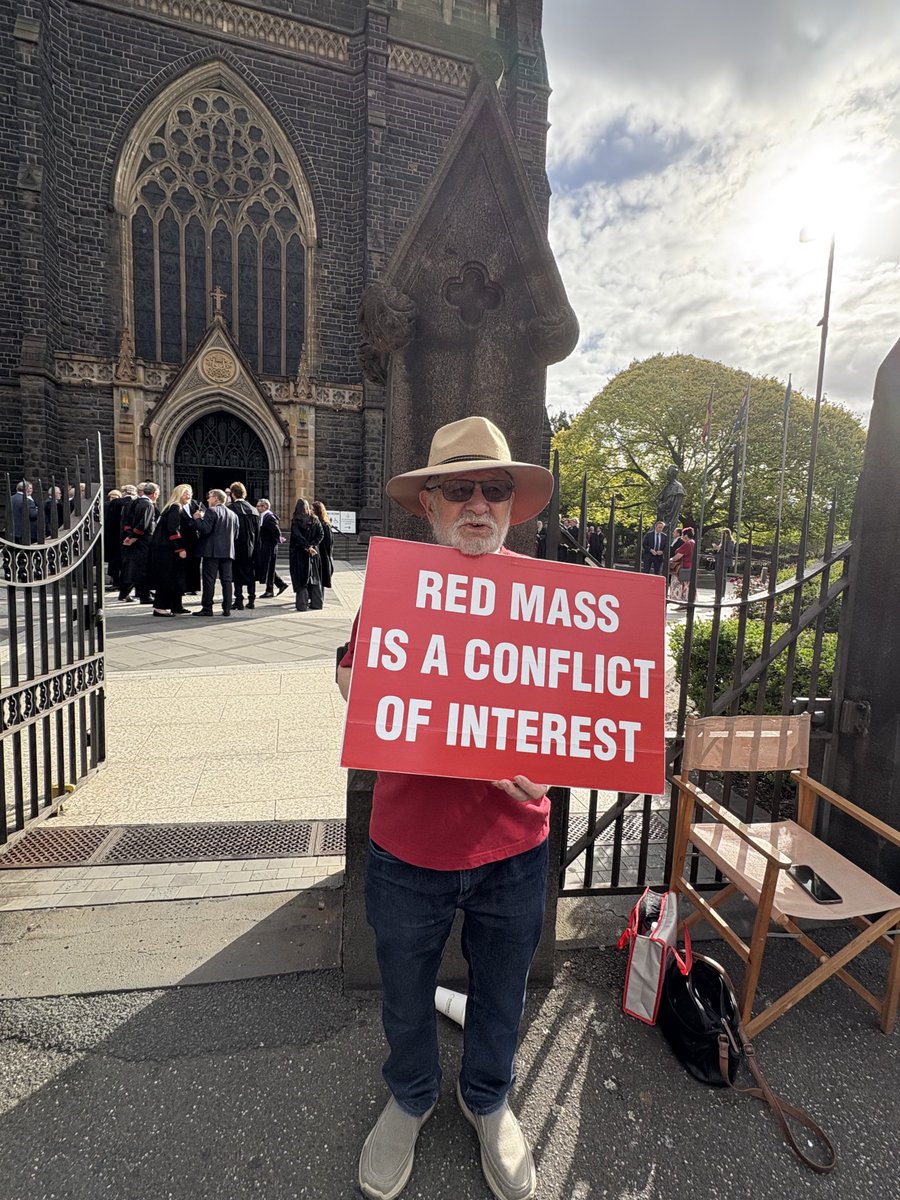 CLAN_AU's tweet photo. Vic Minister #LizzieBlandthorn &her Shoes @BishopComensoli black shoes
Warren jazziest redshoes #RedMass
Frank 87 always fighting for justice&respectful #Redress
@JacintaAllanMP @BenCarrollMP @JaclynSymes @SonyaKilkenny @ColinBrooksMP https://t.co/JMqs2epxzc