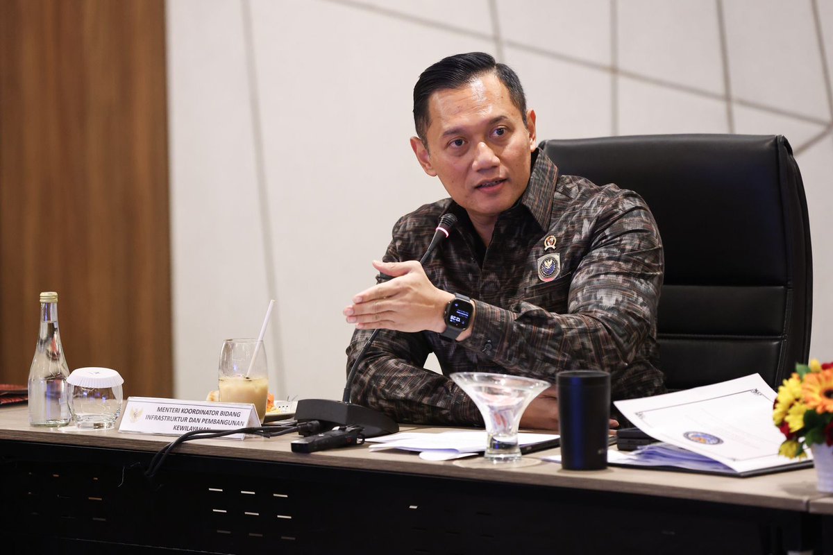 DemokratKalbar's tweet photo. AHY Masuk Tiga Besar Menteri Berkinerja Positif, Demokrat: Beliau Fokus Sukseskan Program Presiden Prabowo

Menko AHY masuk jajaran tiga besar menteri berkinerja paling baik oleh masyarakat berdasarkan hasil survei yang dirilis Indikator Politik, tepatnya 16-21 Januari 2025. https://t.co/hyKVqNVNfp