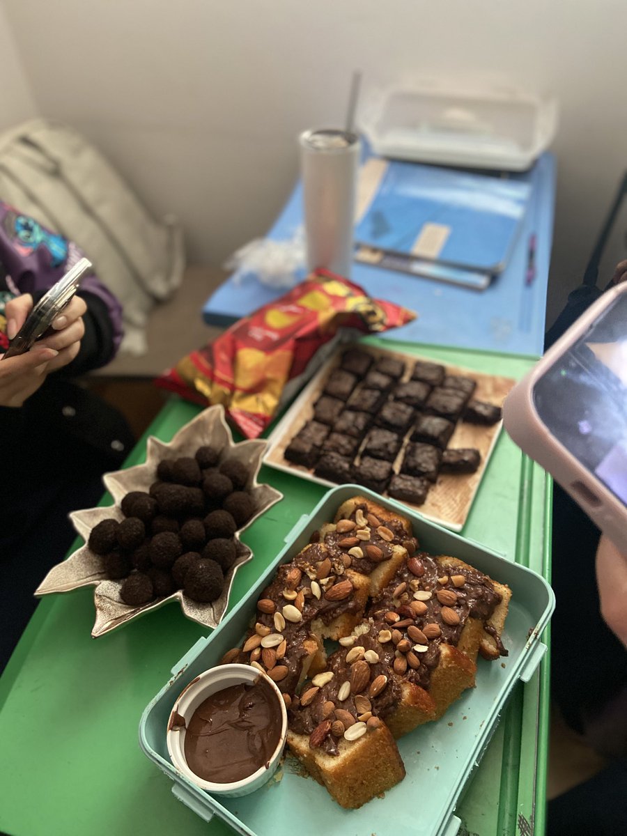 انا اسعد خلق ربي بوجوهم الله يخلهم لي🥹💗
