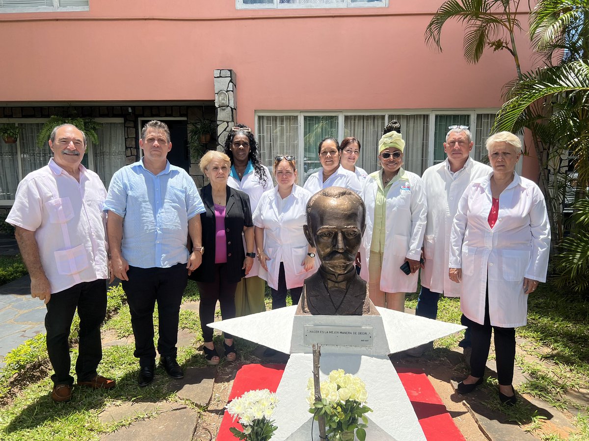 Realizamos homenaje a #MartiVive desde #Mozambique
