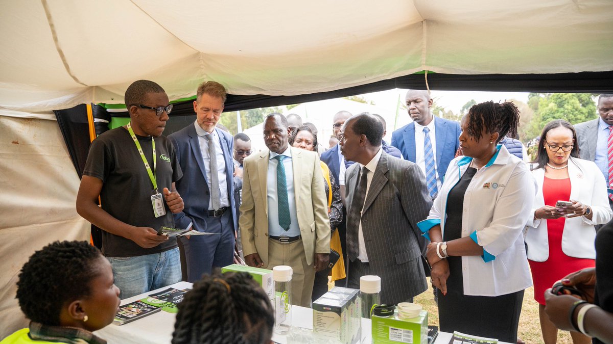 FaibaMobile's tweet photo. Faiba On Location. 

Deputy German Ambassador, His Excellency The Governor of Uasin Gishu, Cabinet Secretary for ICT &amp; Data Privacy Commissioner at the Faiba Exhibition Stand. 

@ODPC_KE @FaibaJTL 

#DataPrivacyConference https://t.co/Cvrx5tAfBr
