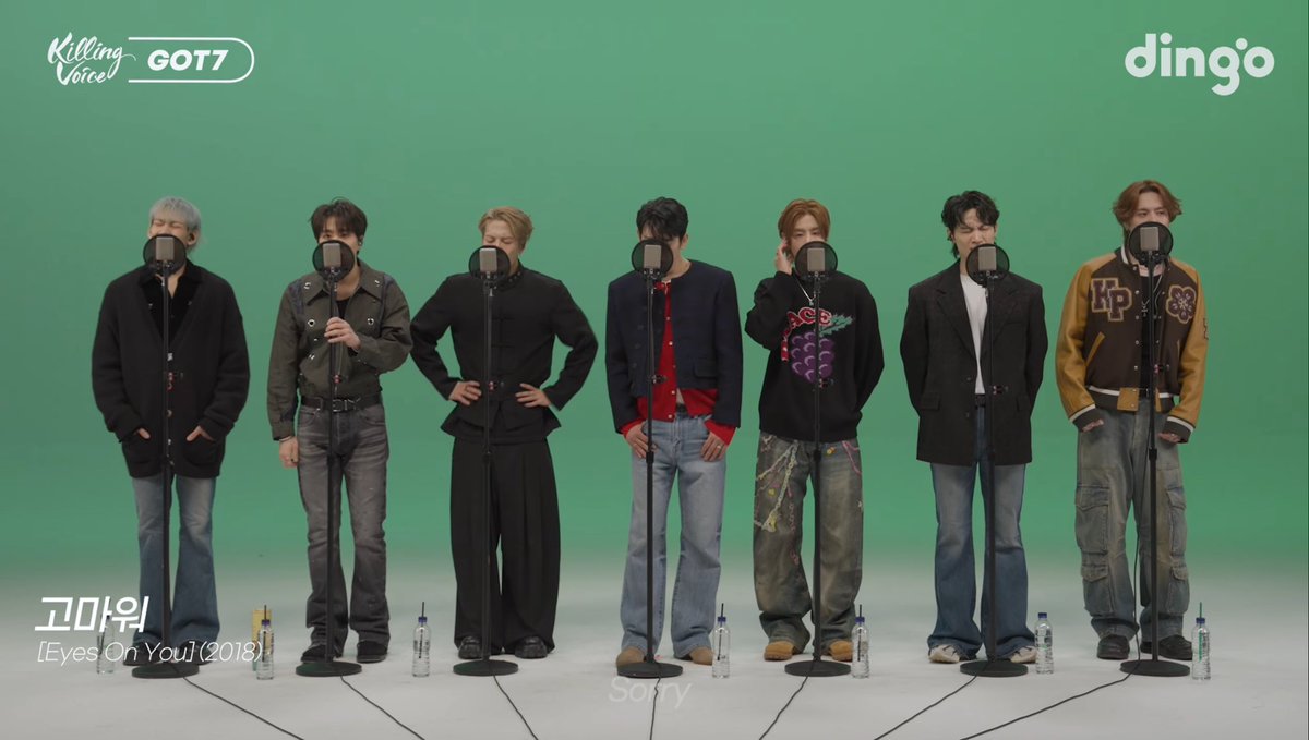 teamwangs's tweet photo. did you guys notice how during 'thank you' the background was only shades of green 🥹💚 https://t.co/EwDNzIXdQ6