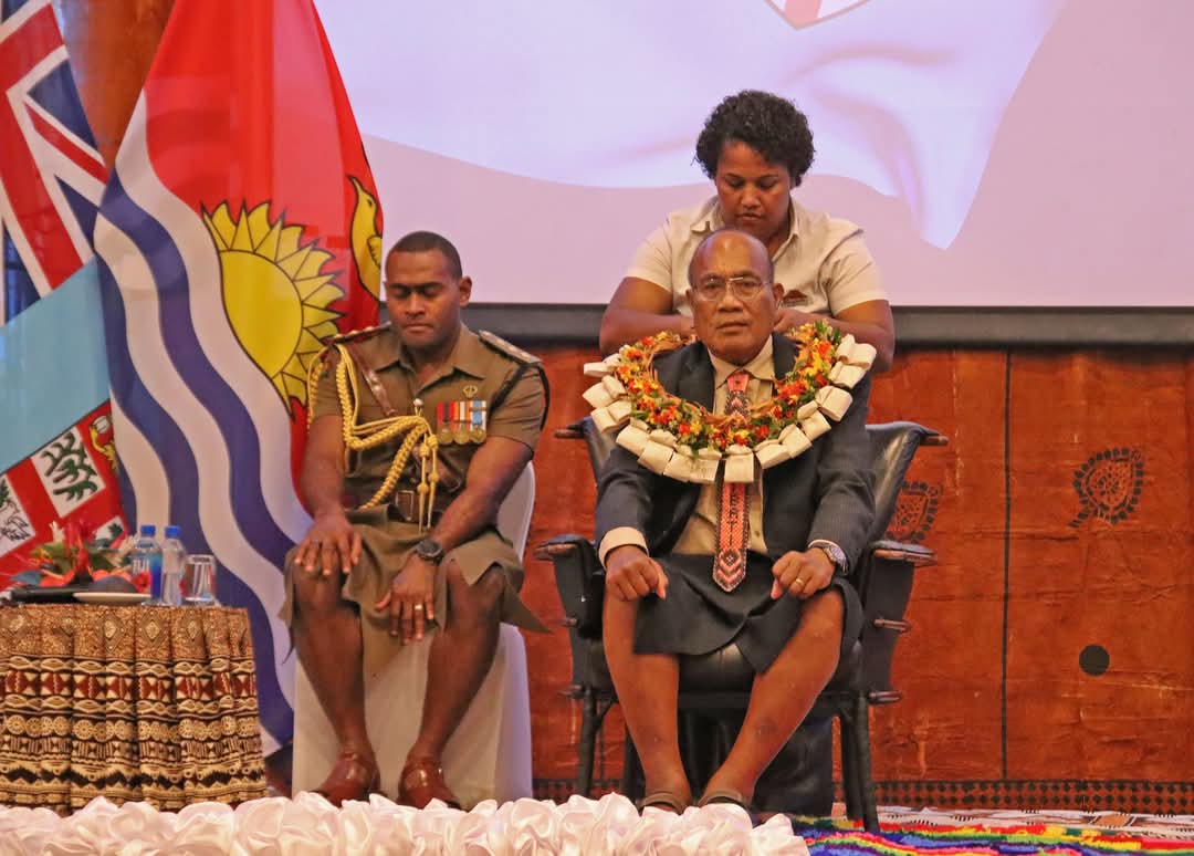 Fiji_MFAET's tweet photo. 🇫🇯🤝🇰🇮 The Fiji Government accorded a traditional ceremony this morning to officially welcome the President of the Republic of Kiribati, His Excellency Taneti Maamau, for his State Visit to Fiji this week.

To read more here: 👇 https://t.co/mZjzvh4Gk4 https://t.co/Wu27O1ZhGE