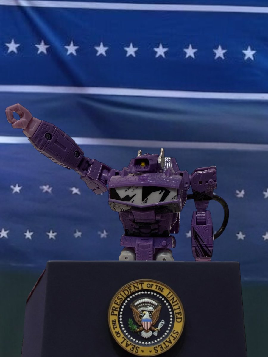 elichillout's tweet photo. “Shockwave what are you…. Never mind”
#elonmusk #shockwave #decepticons #USA #Transformers #Transformersmemes #cringe #Transformersfanart https://t.co/OKE7NeW7sx