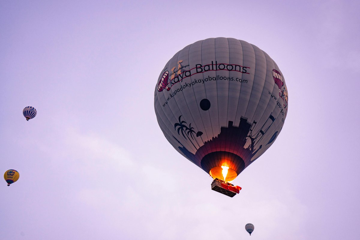 EscapeTheGatee's tweet photo. Float above the stunning Atlas Mountains on a hot air balloon ride! 🌄🎈 Soak in breathtaking views of the mountains, Berber villages, and vast landscapes. An unforgettable adventure awaits! ✨ #AtlasMountains #HotAirBalloon #Adventure #Travel #Morocco #Explore https://t.co/FxqannTNt3