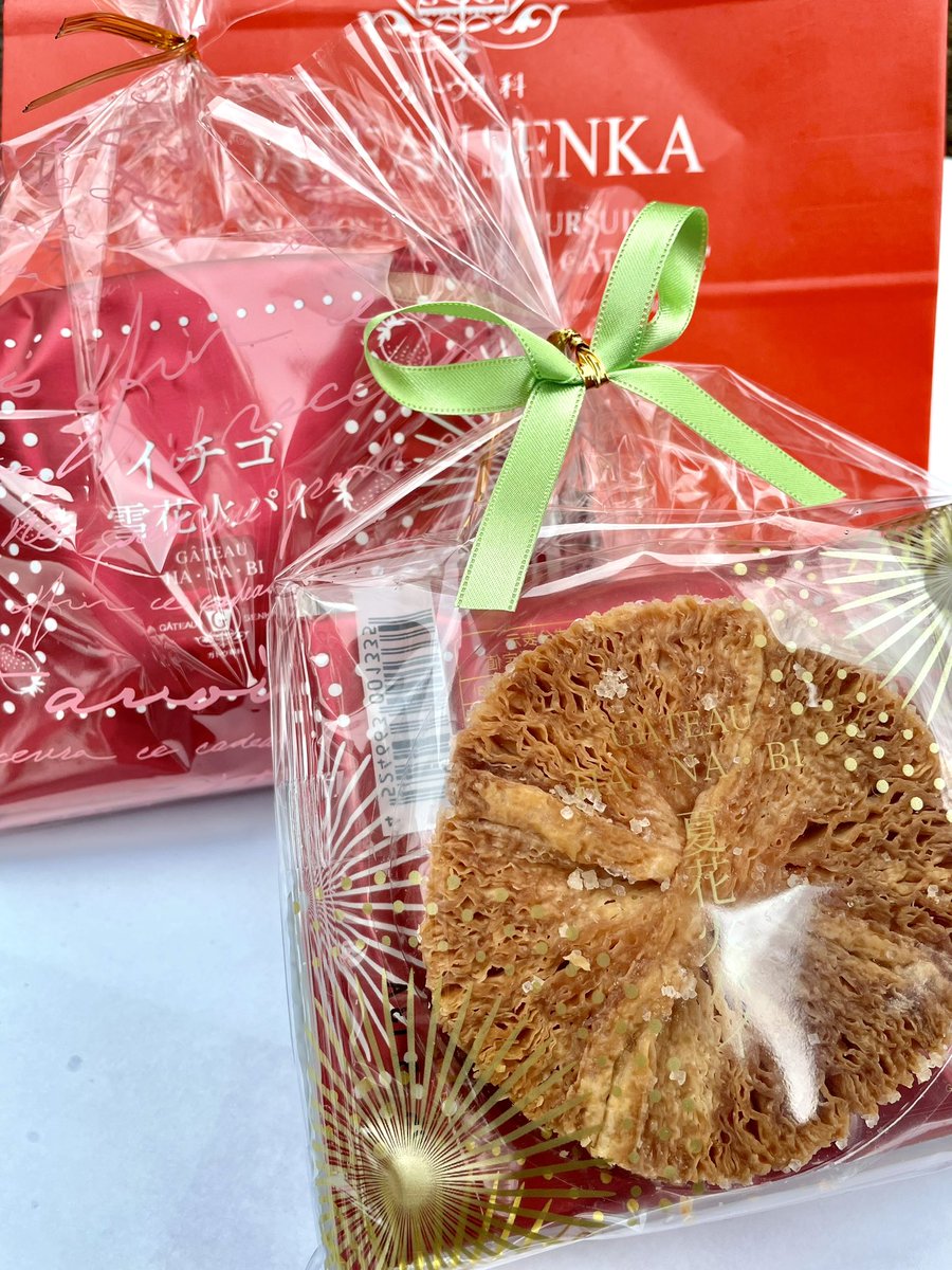 ガトウ専科 さんが #イチゴ雪花火パイ を 新発売してたのご存知でした