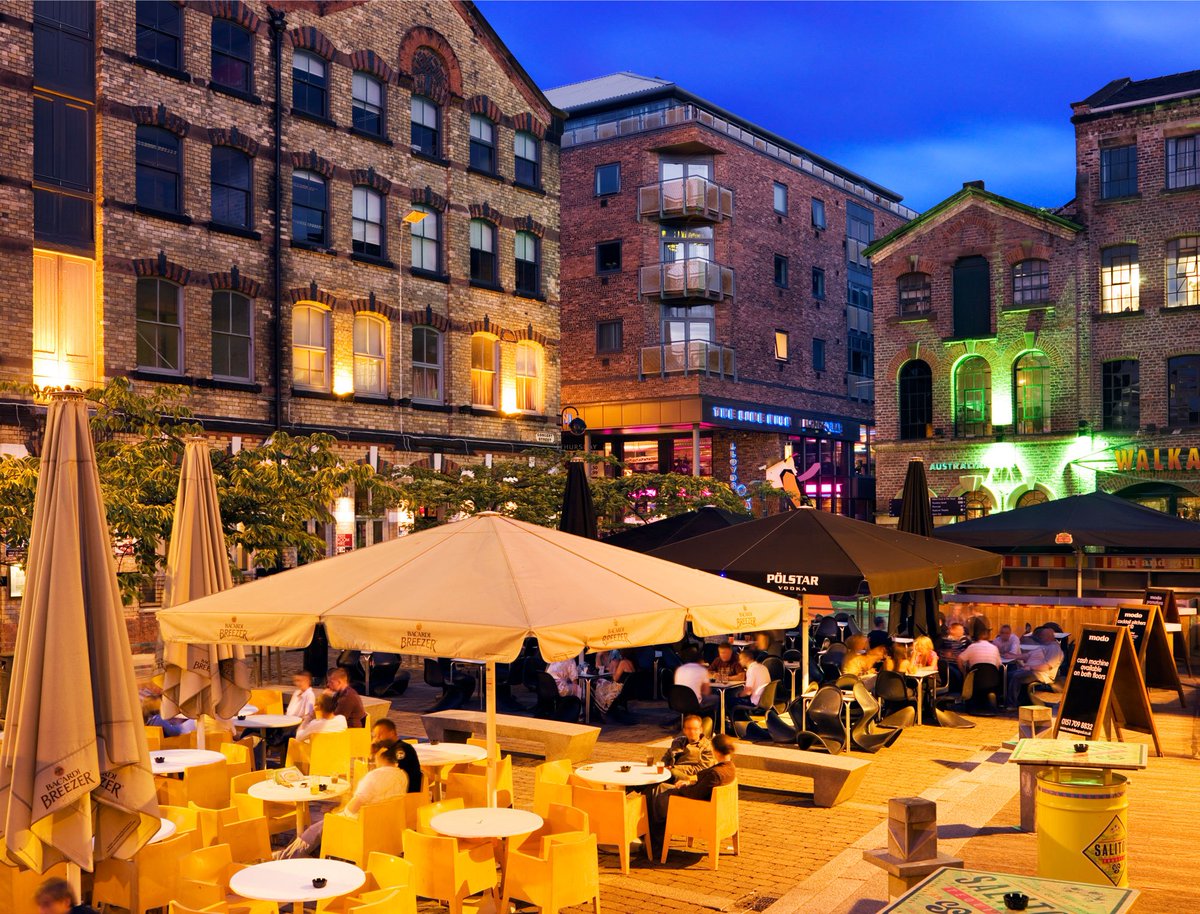 HistoricEngland's tweet image. We&apos;ve created a toolkit to inspire and advise anyone delivering heritage-led regeneration activities in their local area.

The aim is to use places&apos; unique history as a catalyst to revitalise communities and the local economy.

Find out more ➡️ bit.ly/HeritageLedReg…