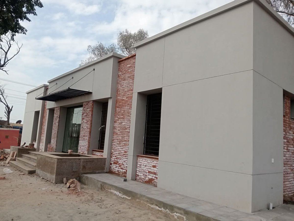 developingpak's tweet photo. "The rehabilitation project at Basic Health Unit (#BHU) / Rular Health Centre underway in Chak 58 GD Sahiwal."
2503 Basic Health Units are being rehabilitated across Punjab by Government of Punjab
#BasicHealthUnit #Healthcare #HealthUnit #Chak58 #Sahiwal #Punjab #Pakistan 🇵🇰 🇵🇰 https://t.co/dW0Nji8PPc