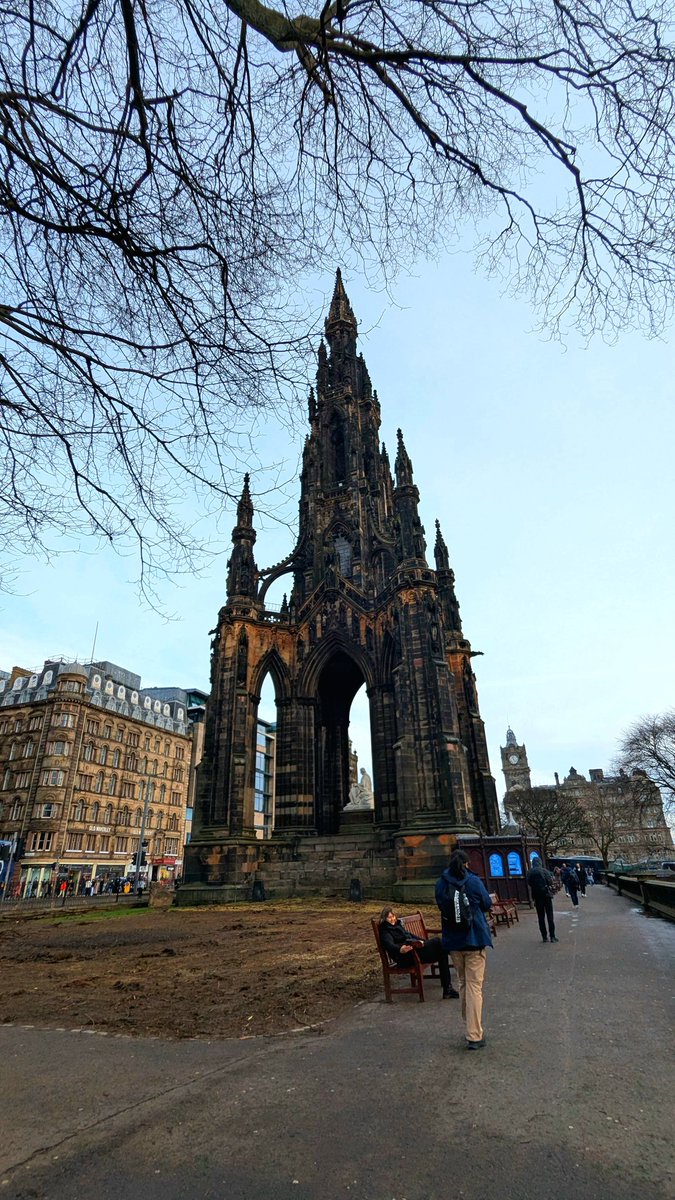 deemound's tweet photo. My short trips from London to Edinburgh 

~   a  thread   ~ https://t.co/PftaCDIyht