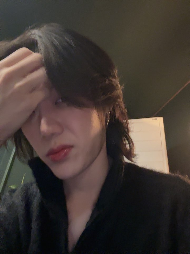elcapitxxn's tweet photo. 예쁘게 봐줘요 그냥 https://t.co/m2uE1bGwys