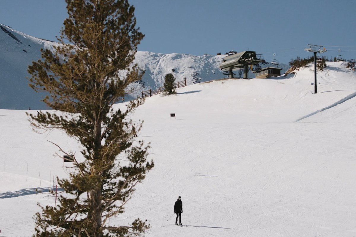 CharmagneRamos's tweet photo. at 11,000 ft- where the world feels infinite 🏔️ https://t.co/uHf6xkBPQo