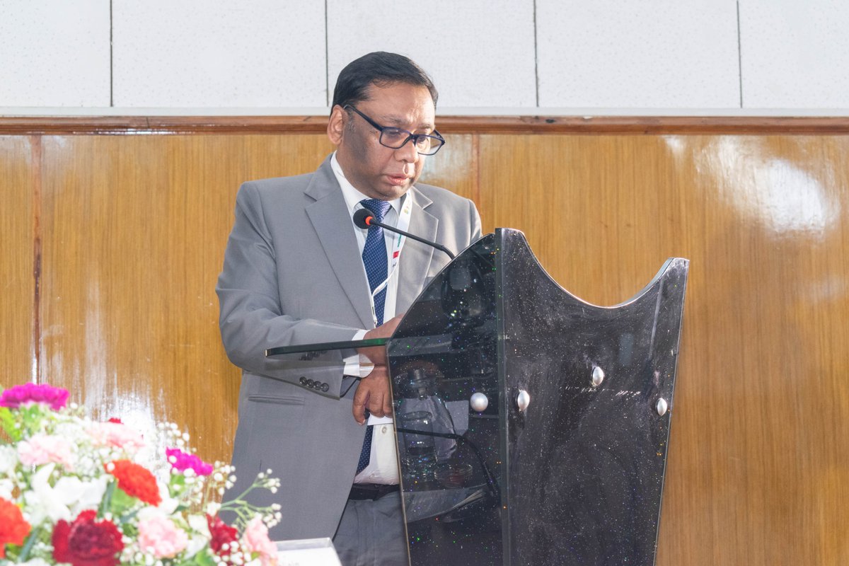 SocialFriendly_'s tweet photo. Mr. T.K. Mathuriya, ED Basin Manager of @ONGC_ Jorhat, brought to light some of the pressing challenges faced by the industry in his address. Speaking with candor, he detailed the obstacles that hinder exploration and development, particularly in resource-rich areas of the NE. https://t.co/HtUz0zl7Wk