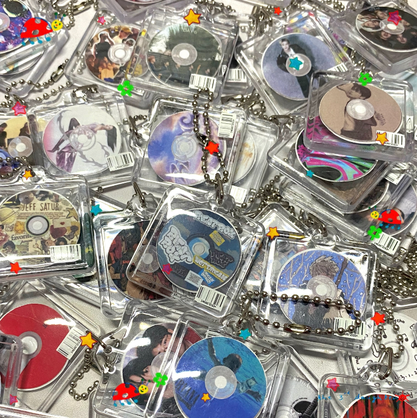 sells – interest check!

haii apakah masih ada yang berminat dgn mini dvd keychain inii?? rencananya sender mau open batch 3 nihh, only 7k ya ^^. drop ur @ if u wanna be tagged!! @.haefavo
