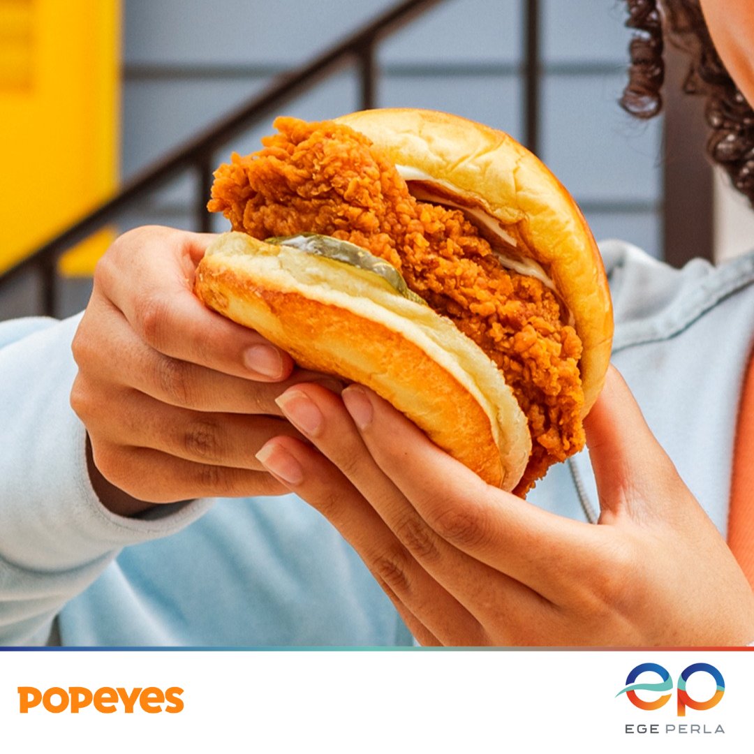 Lezzetin zirvesine Popeyes’le ulaşın! 🍗✨
Özel baharat karışımlarıyla hazırlanan çıtır tavuklar, her lokmada damakları şenlendiriyor.😋

Popeyes, Ege Perla 2.katta!

#egeperla #Popeyes