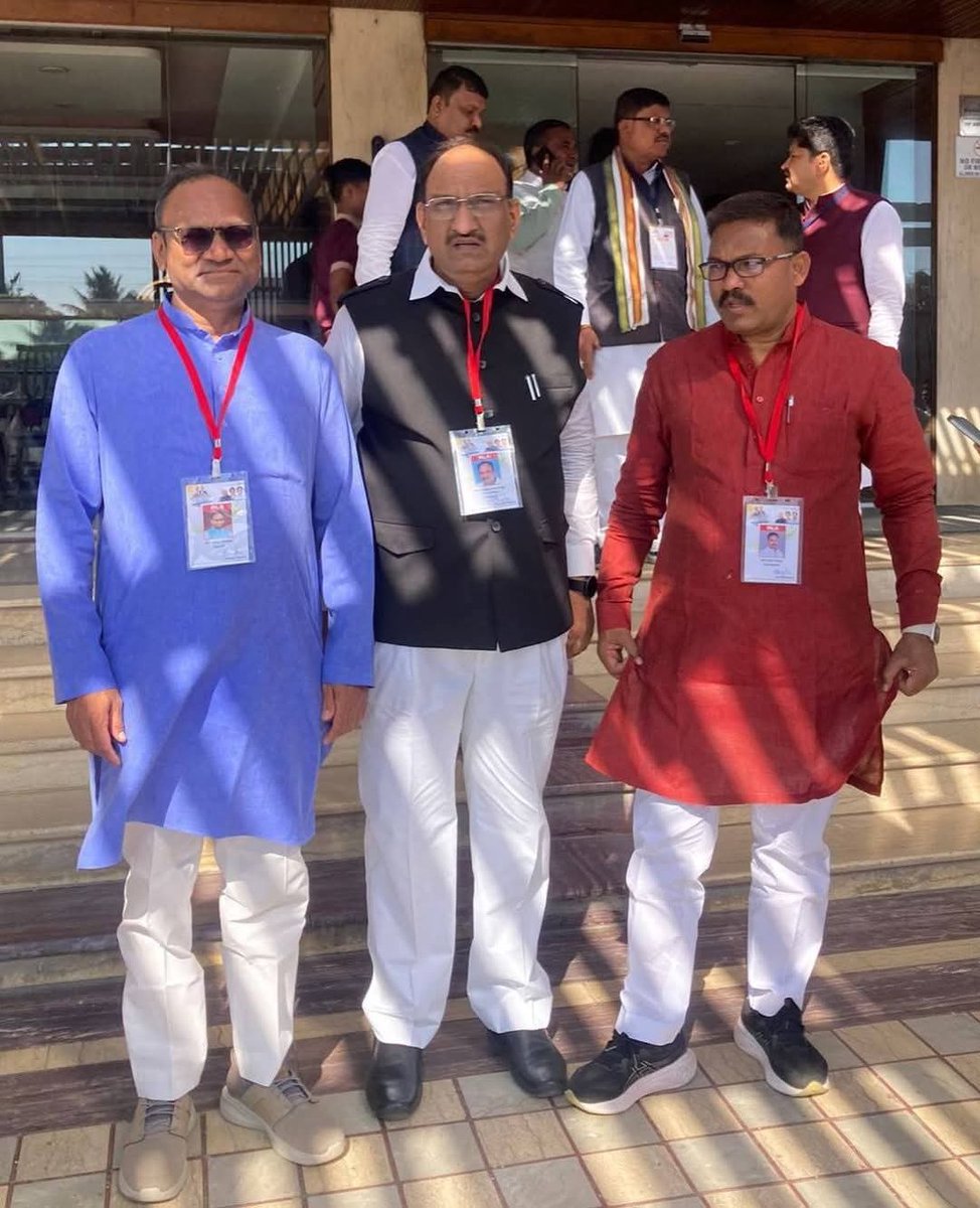 kkchourase's tweet photo. डाक्टर अम्बेडकर नगर महू में राष्ट्रीय अध्यक्ष श्री मल्लिकार्जुन खड़गे जी, आदरणीय श्री राहुल गांधी जी श्री कमलनाथ जी, श्री जीत्तू पटवारी जी, श्री उमाशंकर शिंगार जी श्री सुनील उईके जी विधायक जुन्नारदेव छिंदवाड़ा मध्यप्रदेश।
जय बापू,जय-भीम,जय-संविधान महारैली में शामिल हुए।
जय-भीम 🙏 https://t.co/ScWZvzHmgS
