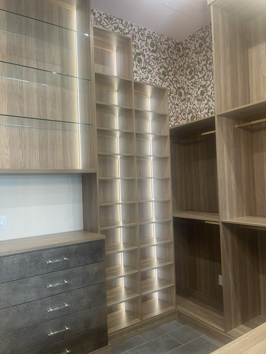 InspiredClosets LV tweet media