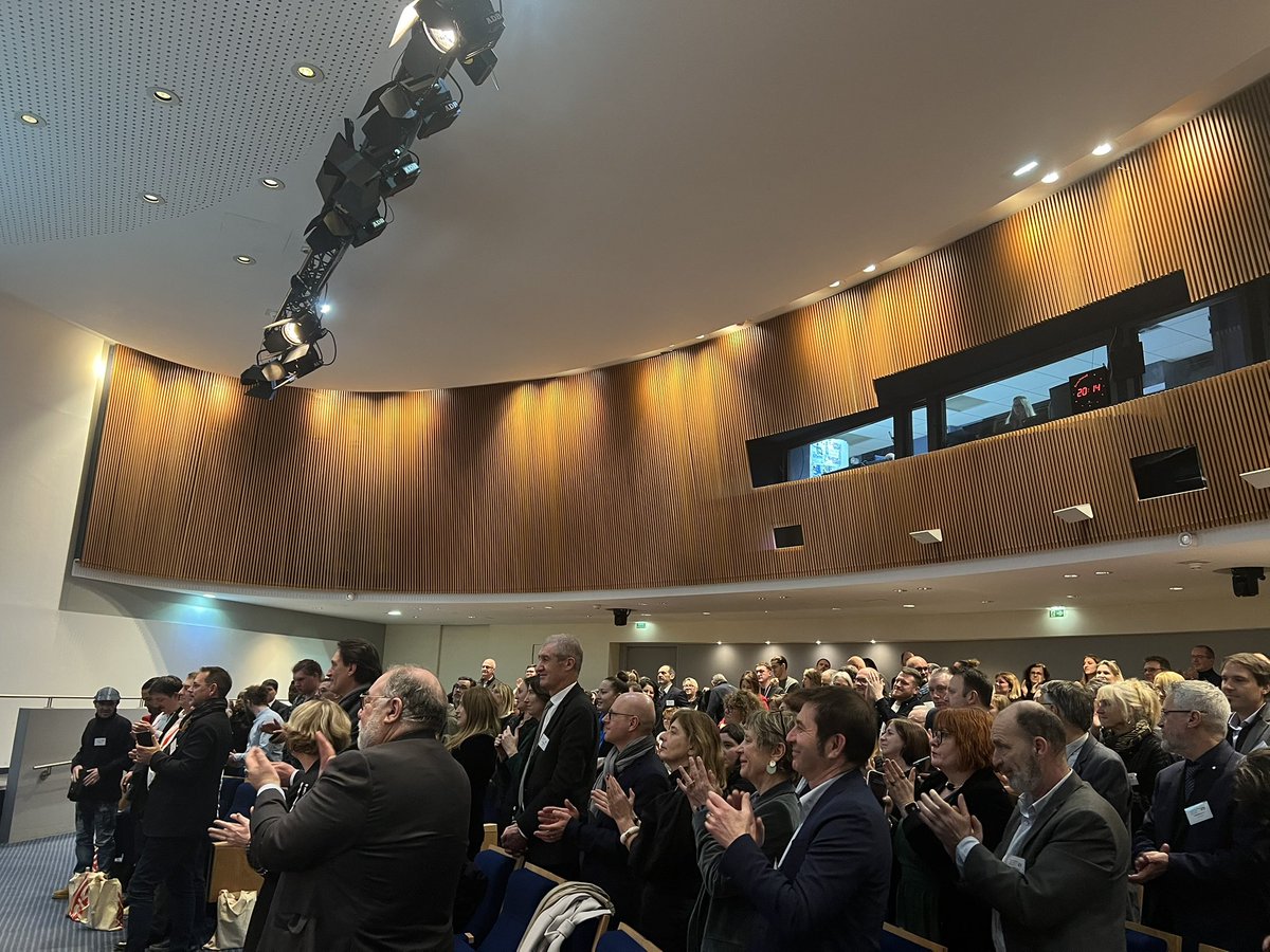 fontainelucien's tweet photo. Hier, au ministère de la Santé et de la Prévention, j’ai représenté @AcceoTadeo à la finale de #CAPHANDICOOK ! Bravo aux ESAT participants, à Cheops, et aux chefs étoilés Michel Bas & Thierry Marx. Très content d’avoir revu @JMMormeck . Un moment inclusif et accessible ! https://t.co/pSIoDOXu12