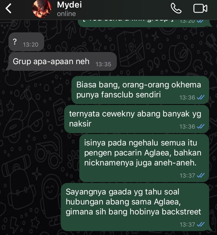 mangochessecake's tweet photo. #mylea / #myagla -- Fans Nomor Satu

prompt : Caelus ngasih liat Mydei kalo ada grup isinya fansclub simping Aglaea.

warn : OOC, profanities, agak gws dikit, humor jelek jamet, ignore time stamp and my typo.

pov caelus : dark mode
pov mydei : light mode https://t.co/XqoPrXODdQ