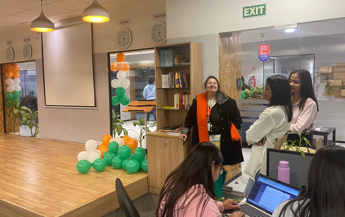 DataFlowGroup's tweet image. 🇮🇳 DataFlow's Noida office celebrated India's 76th Republic Day with amazing energy! 🎉 From dressing in national colors to a fun history and culture quiz, it was a fantastic display of our team's diversity and spirit.
#IndiaRepublicDay #DataFlow #Diversity