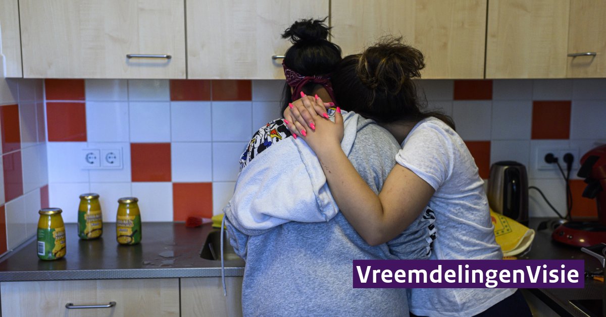 Hoe signaleren we dit probleem en beschermen we mogelijke slachtoffers? In het artikel in VreemdelingenVisie lees je meer over hoe organisaties in de vreemdelingenketen samenwerken om mensenhandel te bestrijden. Klik hier om het volledige artikel te lezen obi41.nl/2w5j25mz