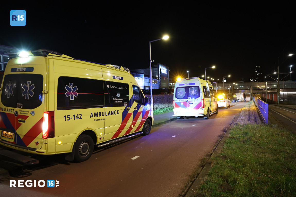Scooterrijders gewond na botsing in Den Haag