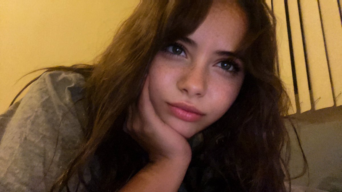 itsfernis's tweet photo. Paz ✌🏻 #girl #teen https://t.co/lOzH7HbAs1