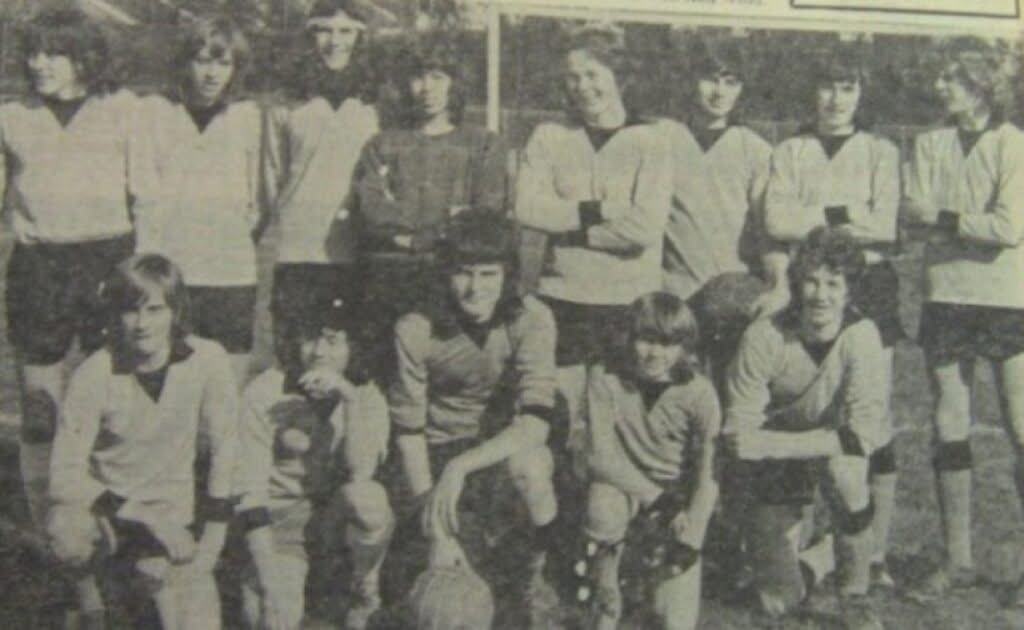 A 16 year old Robert Smith in the top left..