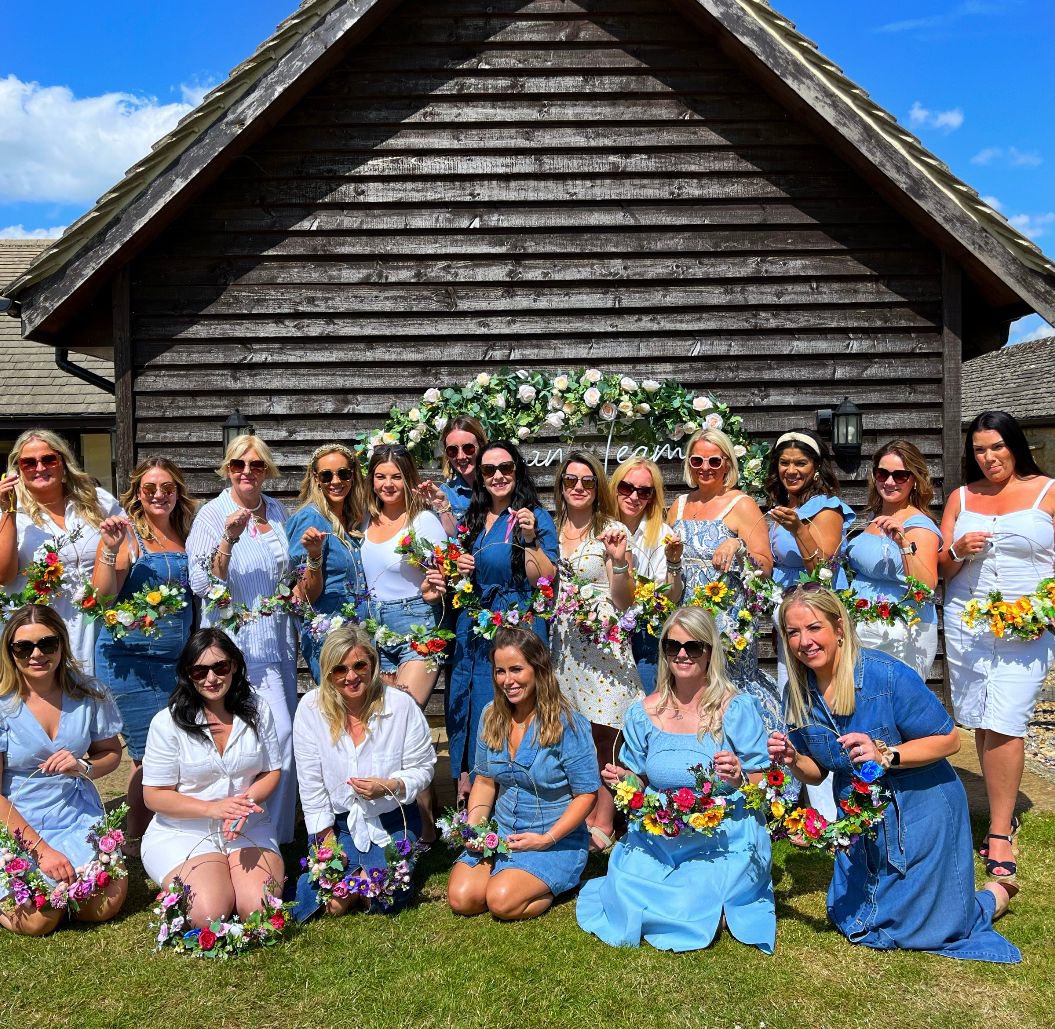 This Craft Party Workshop is so enjoyable at all different types of events, from Hen Parties to Wellbeing Days! Take a nosy at our most recent blog post all about it…

craftsandgiggles.com/blog/faux-flor… 

#floralwreathmaking #crafting  #craftingideas