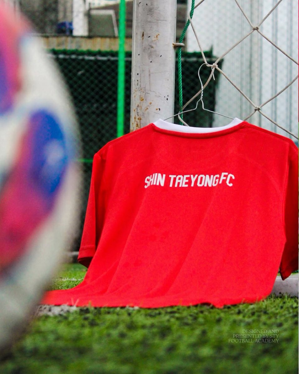 zainudyn's tweet image. Official Training STY Academy Jersey by Specs
gasss @Jerseyforum 

sc: IG shintaeyong_academy
#sty #academy #specs