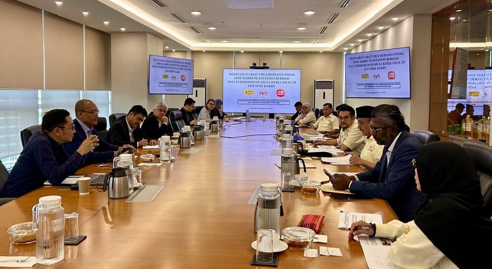 27 Jan 2025| Satu sesi libat urus telah berlangsung dgn jayanya di antara KKR/JKR &amp; SD Guthrie Berhad.Delegasi KKR/JKR telah diketuai oleh YBrs.Ir.Mohd Shahrom bin Ahmad Saman,TKPKR(Sektor Infra).Ini merupakan usaha proaktif JKR demi kelancaran pelaksanaan projek.