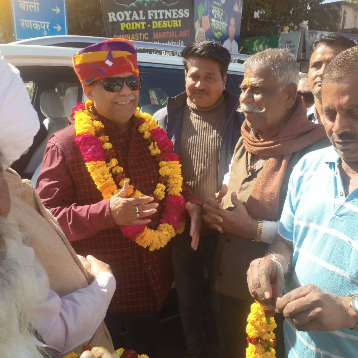 jogeshwarg's tweet image. #पाली #देसूरी पहुंचने पर देवतुल्य स्नेहीजनों कार्यकर्ताओं द्वारा किए गए आत्मीय स्वागत एवं अभिनंदन हेतु आप सभी का हृदयतल से आभार।
#pali #desuri