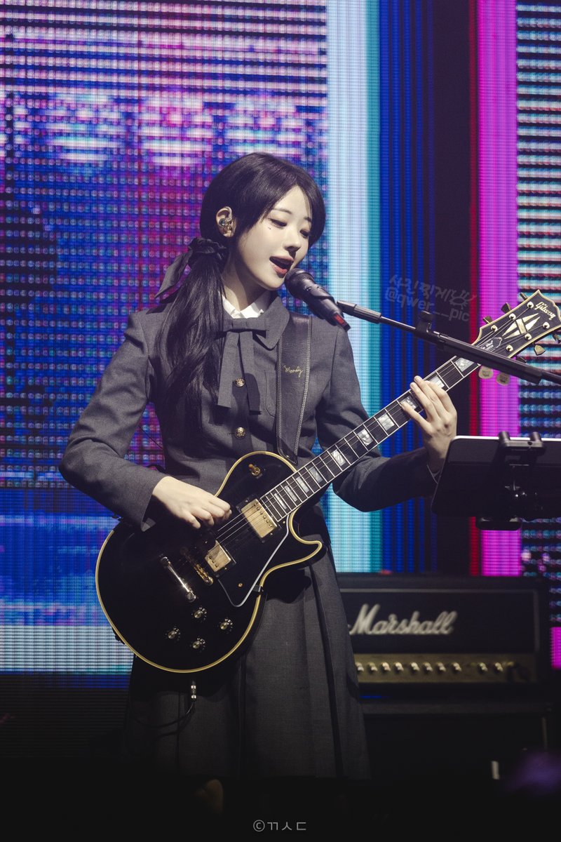250125 1,2, QWER!  
장나영씨 매력포인트
1. 단아한 교복
2. 묶은 머리
3. 따끈따끈 까망이 데뷔
0. 쉰적없이 열일하는 미모

#QWER #히나 #HINA #ひな #냥뇽녕냥 #장나영 #QWER콘서트 #QWER_콘서트 #1_2_QWER
@hapycb https://t.co/wJGwmHMB08