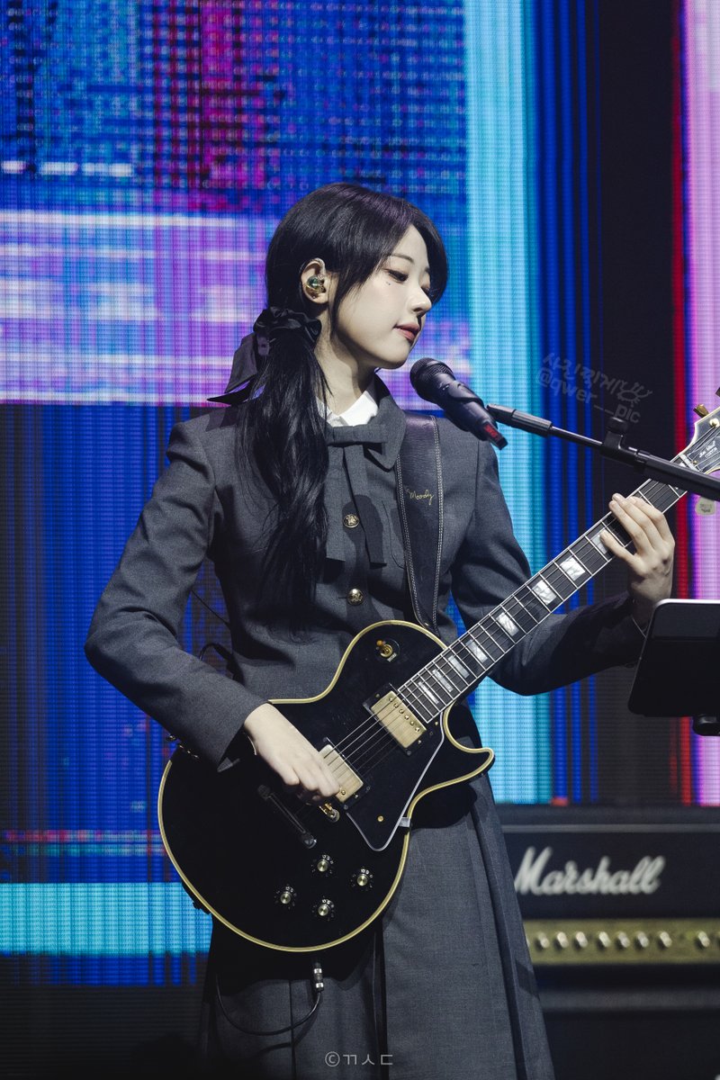 250125 1,2, QWER!  
장나영씨 매력포인트
1. 단아한 교복
2. 묶은 머리
3. 따끈따끈 까망이 데뷔
0. 쉰적없이 열일하는 미모

#QWER #히나 #HINA #ひな #냥뇽녕냥 #장나영 #QWER콘서트 #QWER_콘서트 #1_2_QWER
@hapycb https://t.co/wJGwmHMB08