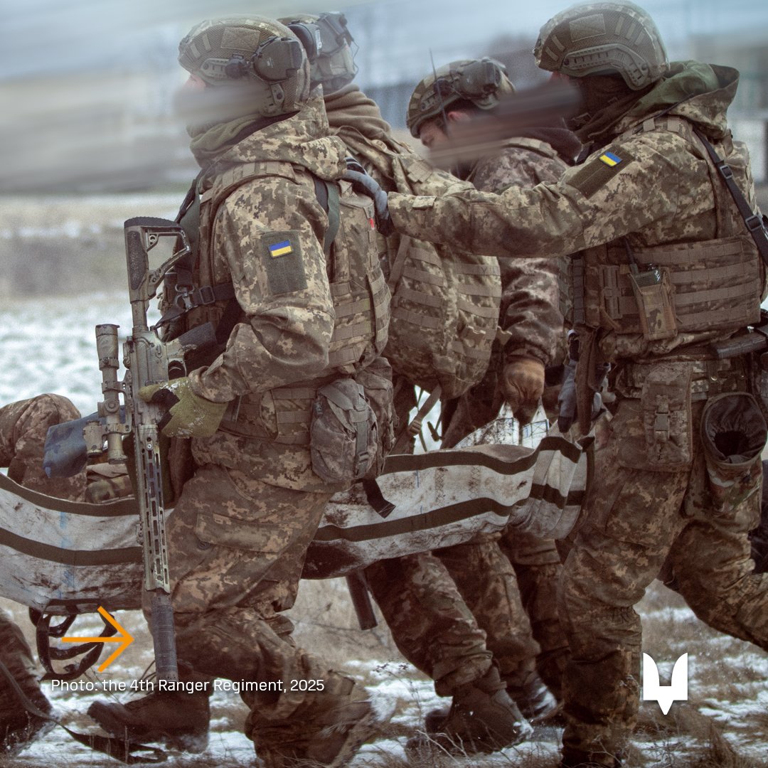 Rangers_uasof's tweet image. Rangers know what it means to endure. To endure when you are chilled to the bone at night or evacuate your mate under fire. The harder you train, the more confident you are on the battlefield.
Photos from the training of the 4th Ranger Regiment.