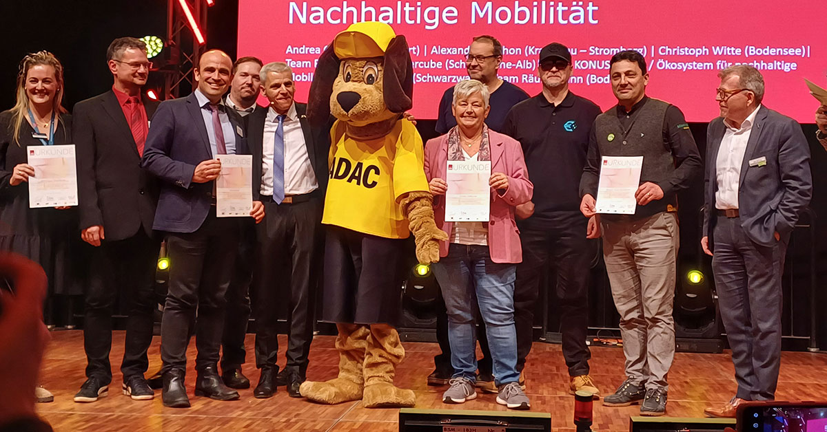 wochenblattnews's tweet photo. Räuberbahn-Team für nachhaltige Mobilität ausgezeichnet
#Auszeichnung #Freizeit #Pfullendorf #Räuberbahn #Tourismus
https://t.co/HzOZWrzZHD https://t.co/D9ZjCCWaJ2