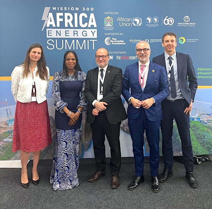 Delighted to meet <a href="/RiouxRemy/">Rémy Rioux</a>, the Chief Executive Officer of <a href="/AFD_en/">AFD_en 🇫🇷 🇪🇺</a>.

We discussed potential areas of collaboration to provide access to affordable, reliable, sustainable and modern #energy in #Africa, #Asia and Small Island Developing States (#SIDS).