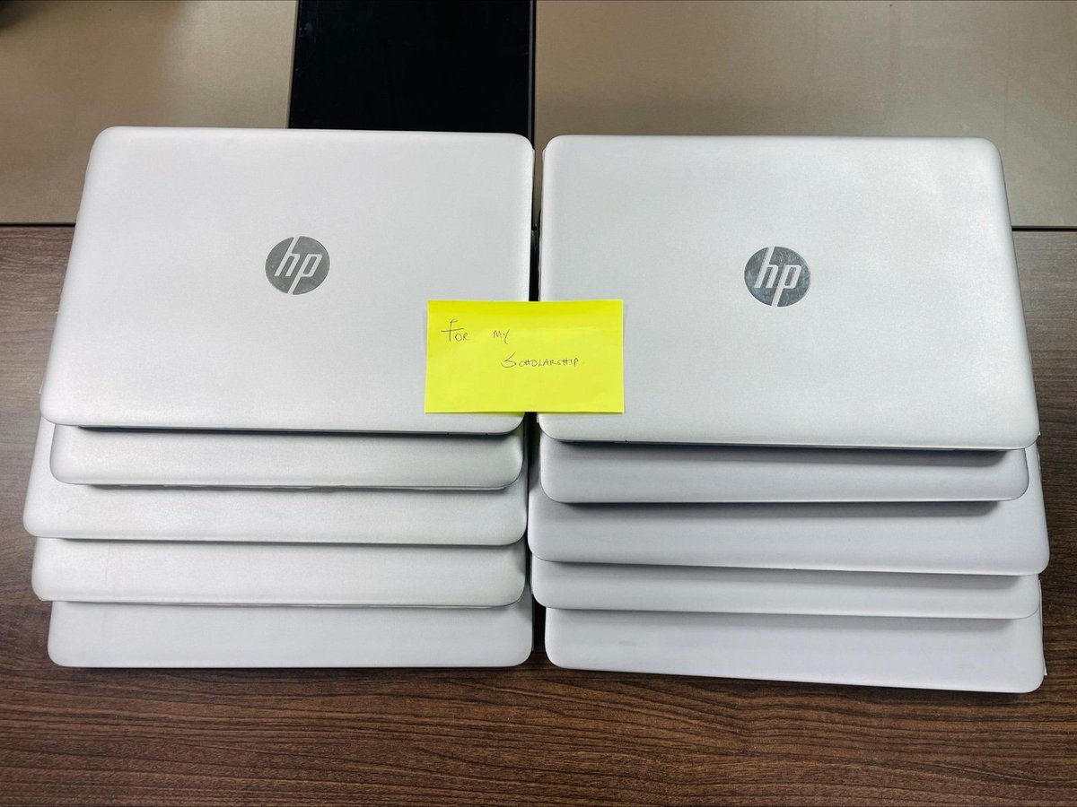 _jumaallan's tweet image. If you&apos;re in Kenya, take advantage of this

Link to apply : docs.google.com/forms/d/e/1FAI…

10 people will get a laptop, and 100 people will get $100 or 12,800 KES towards their tech career. 

This is strictly for beginners in tech who are just about to start learning.

Feel free to…