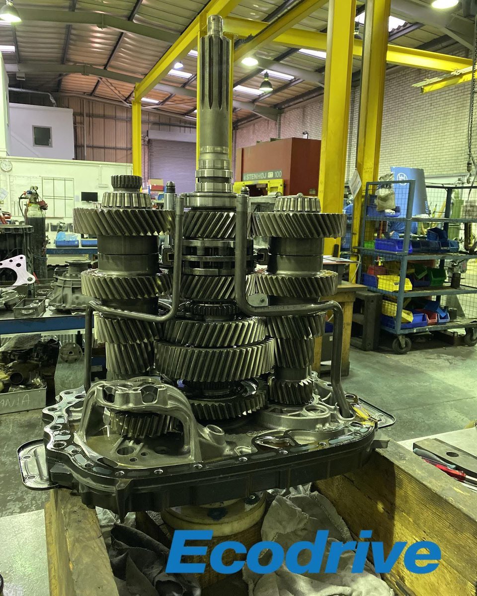 EcodriveUK's tweet photo. Look at this ZF TraXon that has come in for a GV shift system fault. We will overhaul this unit & turn it round quickly. Ecodrive has invested a lot in equipment and training to repair test TraXon gearboxes properly to industry standard. #TraXon #ZF #Gearbox #repair https://t.co/lnGPJ1n87o