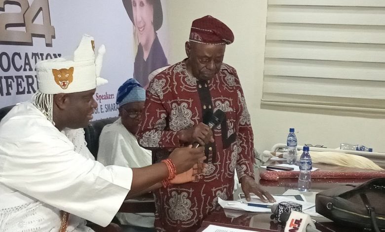 TheOperaNewsNG's tweet image. Sources: How Ooni of Ife convinced Afe Babalola to ‘forgive’ activist Dele Farotimi
opr.news/5c034916250128…

#OperaNews #AfeBabalola #Farotimi