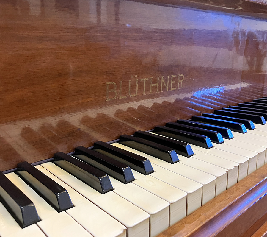 importedpiano's tweet image. 今日のピックアップピアノは

ドイツの名器ブリュートナーの
グランドピアノ。

【新入荷商品】
「ブリュートナー10」です。

詳しくは
imported-piano.jp/bluthner/bluth…

#ブリュートナー #ブリュートナーピアノ #bluthner #ヨーロッパピアノ #輸入ピアノ #輸入ピアノジャパン #piano #importedpiano #ピアノ…