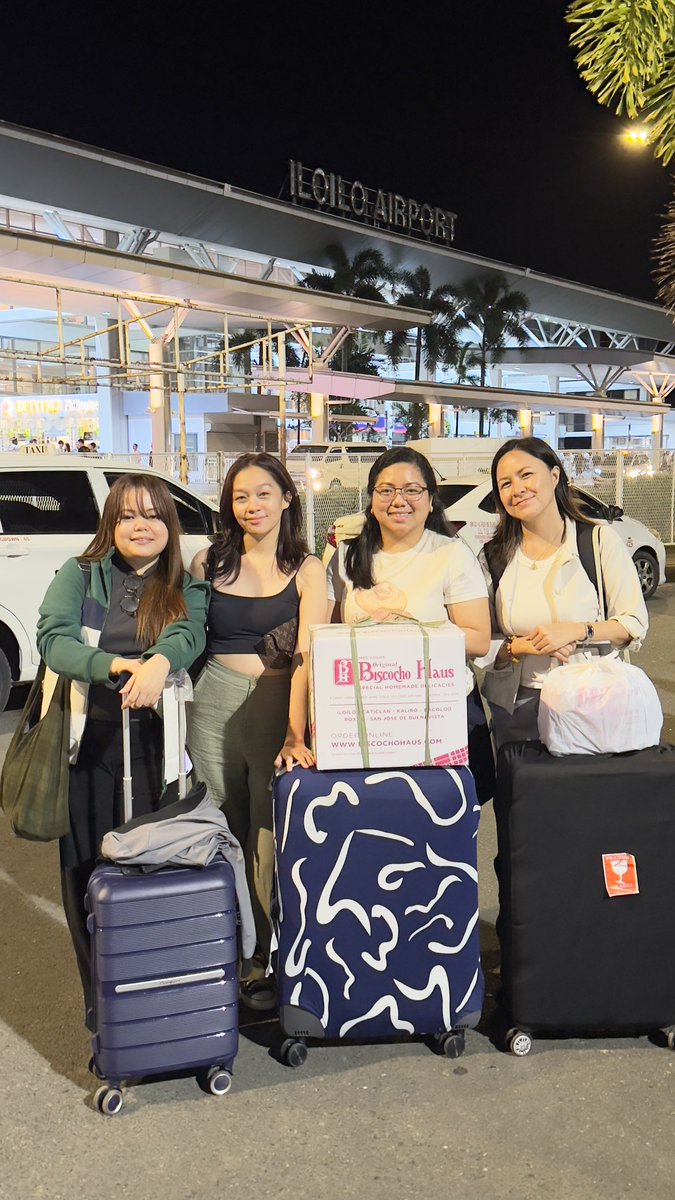 grefaliciousme's tweet photo. Thank you Iloilo! Will come back again for sure! Thanks ta Erl, ta Rhea and ta Lie🫶 Good to see you Titas of Iloilo! Safe na po ang LED na nakabalik ng Manila hihi! 

Thanks sa help din ng aking budolmates Rons and Keys☺️

All for you @donnypangilinan and @bellemariano02 🫶😍 https://t.co/oaySMLnU9T