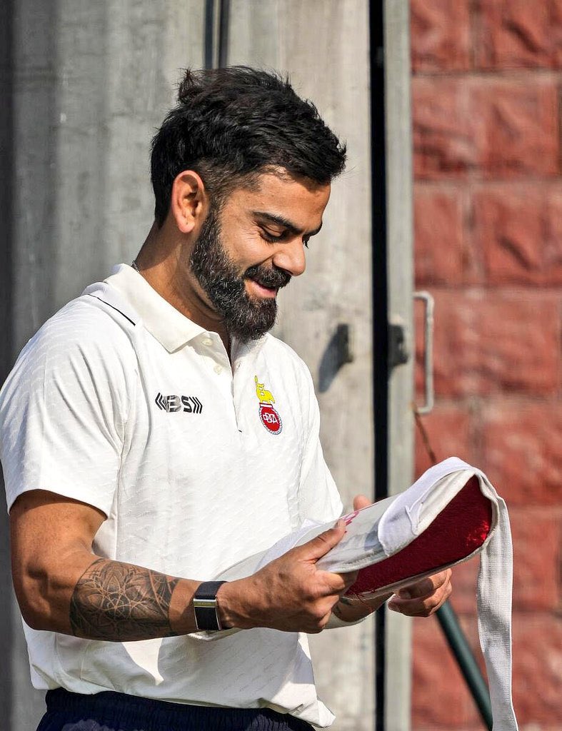 KhushiMitra4's tweet photo. Think about how much love Delhi Capitals would garner in the IPL if Virat Kohli played for them 🤯

Dilli ka Dil ♥️

#RanjiTrophy #ViratKohli https://t.co/We7wSg78lo